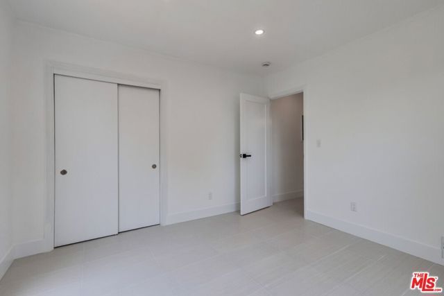 1318 S Longwood Avenue, Los Angeles, CA 90019