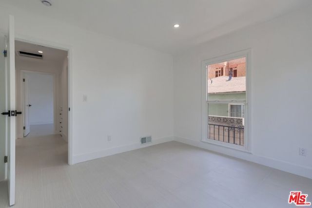 1318 S Longwood Avenue, Los Angeles, CA 90019