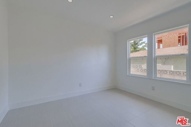 1318 S Longwood Avenue, Los Angeles, CA 90019