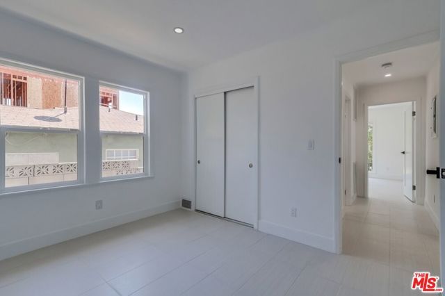 1318 S Longwood Avenue, Los Angeles, CA 90019