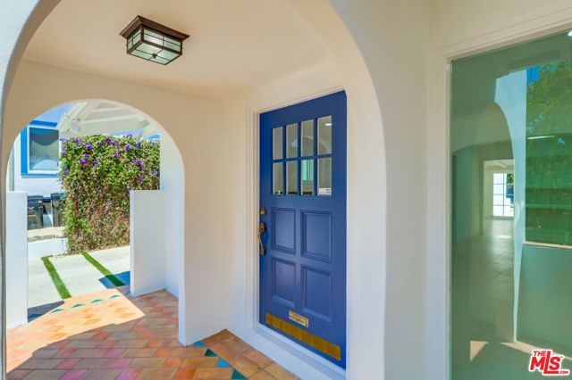 1318 S Longwood Avenue, Los Angeles, CA 90019