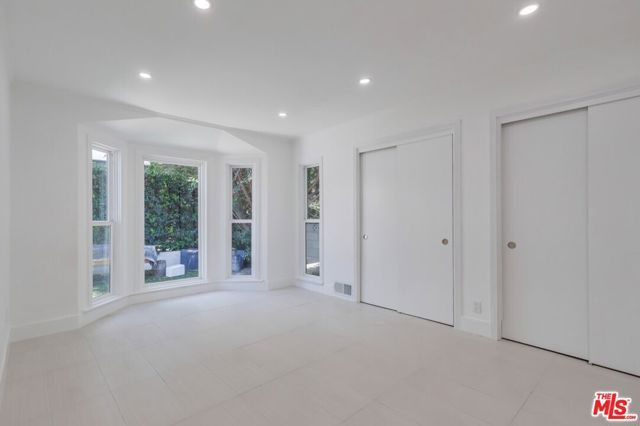 1318 S Longwood Avenue, Los Angeles, CA 90019