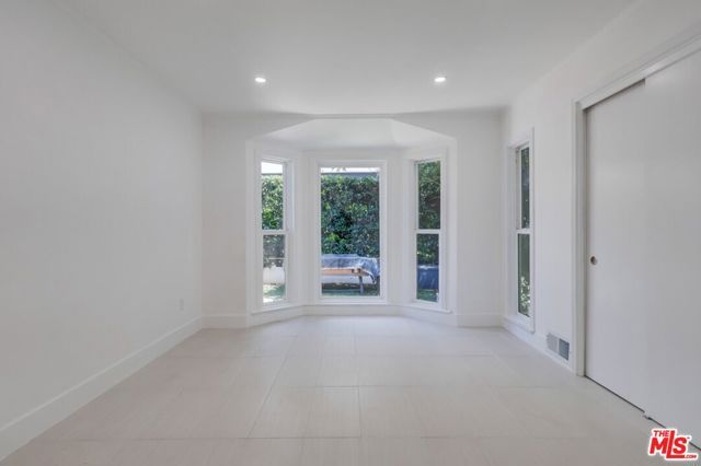 1318 S Longwood Avenue, Los Angeles, CA 90019