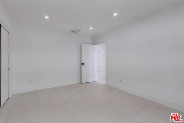 1318 S Longwood Avenue, Los Angeles, CA 90019