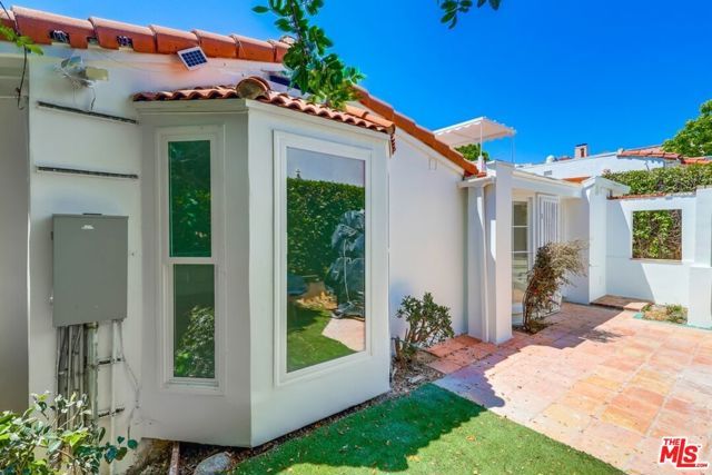 1318 S Longwood Avenue, Los Angeles, CA 90019