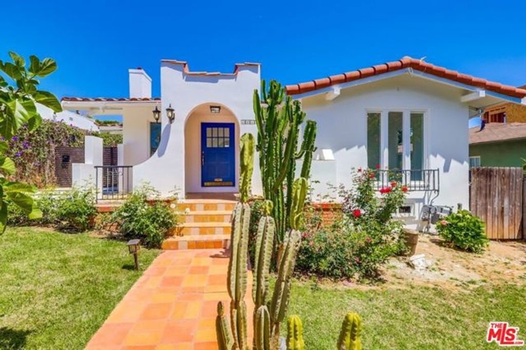 1318 S Longwood Avenue, Los Angeles, CA 90019