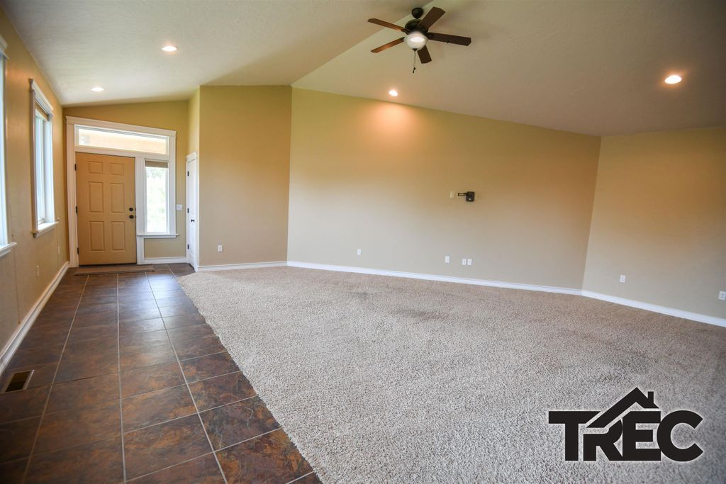 155 N 1st St W, Cowley, WY 82420 photo 5