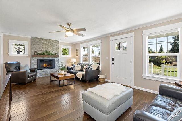 8105 44th Street W, University Place, WA 98466