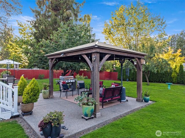 8105 44th Street W, University Place, WA 98466