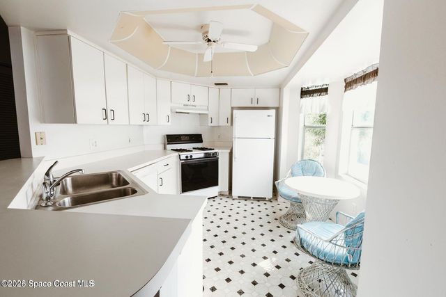 905 Maplewood Court W, Melbourne, FL 32940