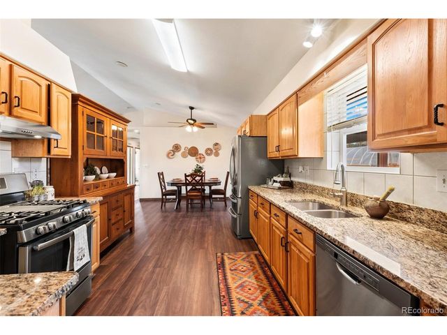 34 Fetlock Cir, Florissant, CO 80816
