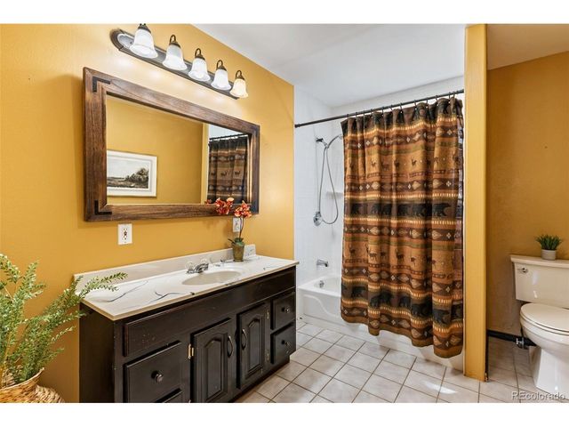34 Fetlock Cir, Florissant, CO 80816