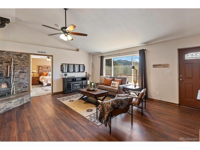 34 Fetlock Cir, Florissant, CO 80816