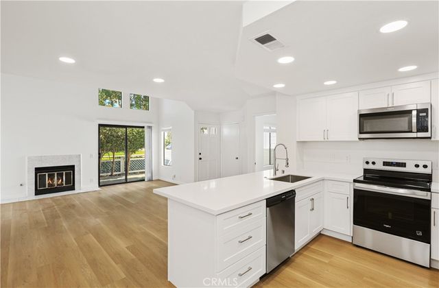 446 Fallingstar, Irvine, CA 92614