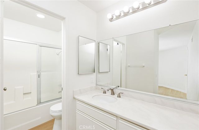 446 Fallingstar, Irvine, CA 92614