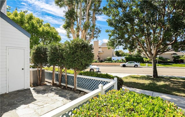 446 Fallingstar, Irvine, CA 92614