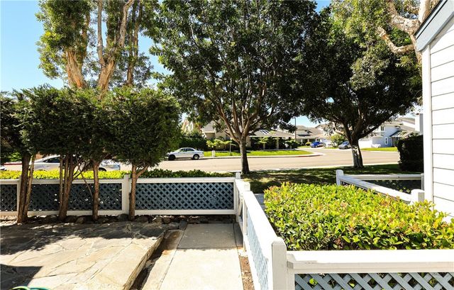 446 Fallingstar, Irvine, CA 92614