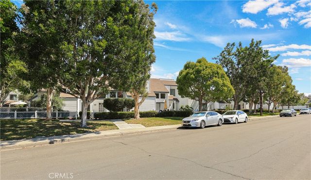 446 Fallingstar, Irvine, CA 92614