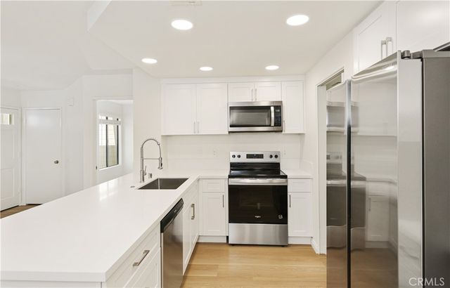 446 Fallingstar, Irvine, CA 92614