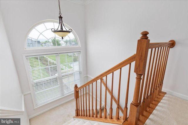 33 POTTERFIELD DR, Lovettsville, VA 20180