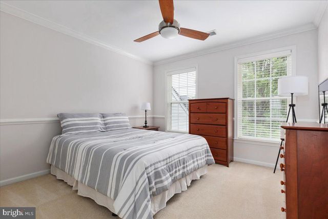 33 POTTERFIELD DR, Lovettsville, VA 20180