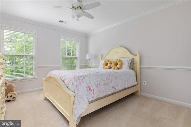 33 POTTERFIELD DR, Lovettsville, VA 20180