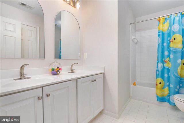 33 POTTERFIELD DR, Lovettsville, VA 20180