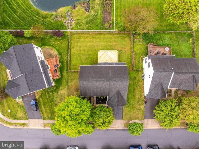 33 POTTERFIELD DR, Lovettsville, VA 20180