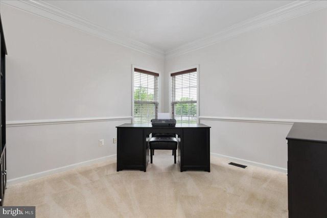 33 POTTERFIELD DR, Lovettsville, VA 20180