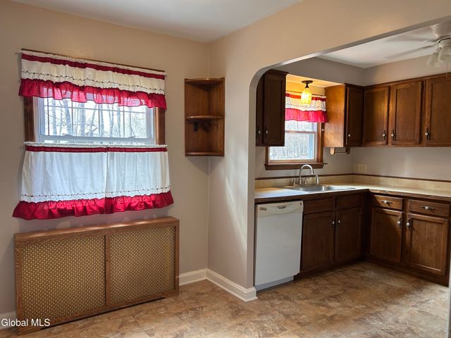 1026 Eugene Drive, Rotterdam, NY 12303