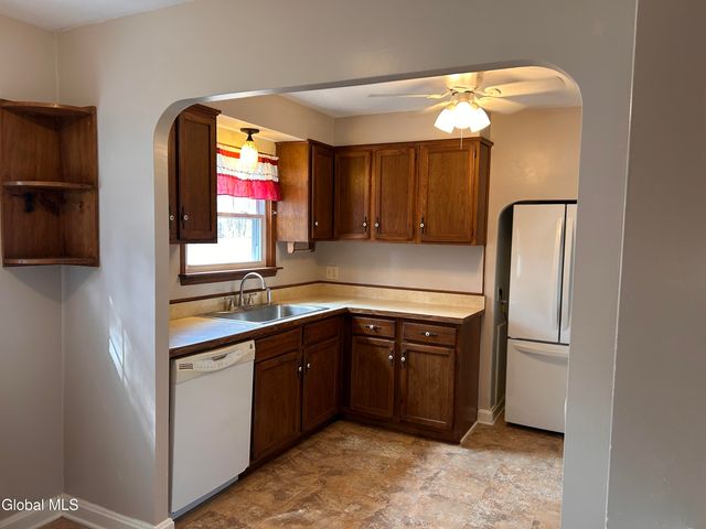 1026 Eugene Drive, Rotterdam, NY 12303