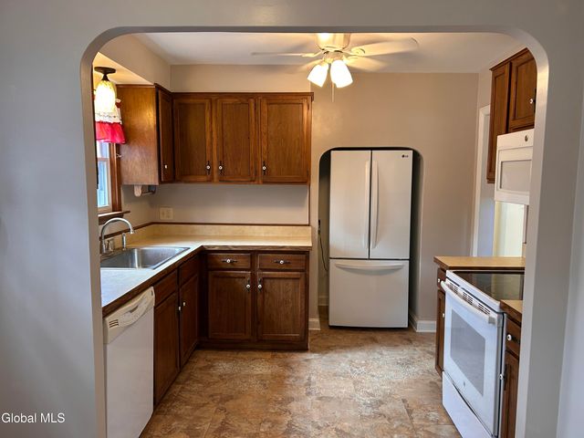 1026 Eugene Drive, Rotterdam, NY 12303