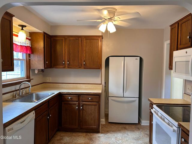 1026 Eugene Drive, Rotterdam, NY 12303