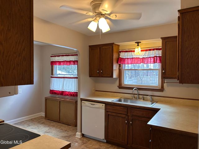 1026 Eugene Drive, Rotterdam, NY 12303