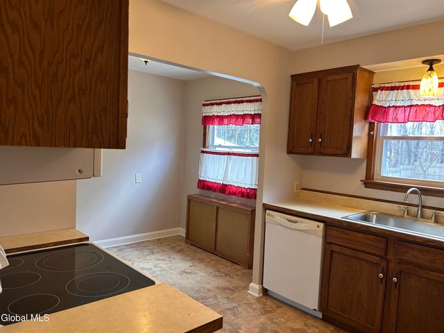 1026 Eugene Drive, Rotterdam, NY 12303