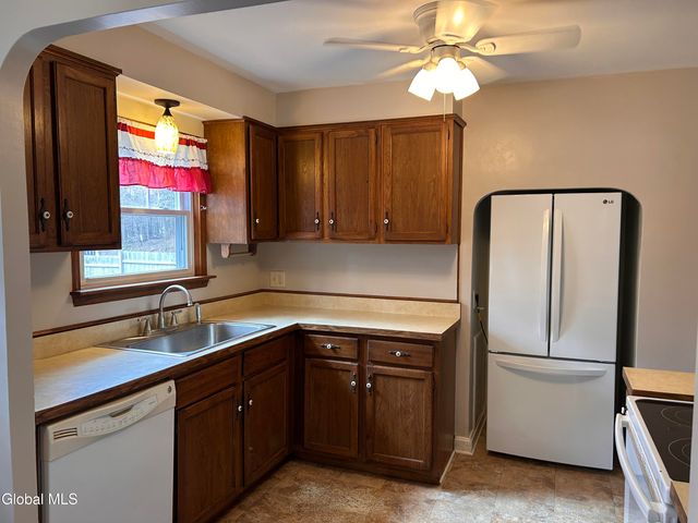 1026 Eugene Drive, Rotterdam, NY 12303