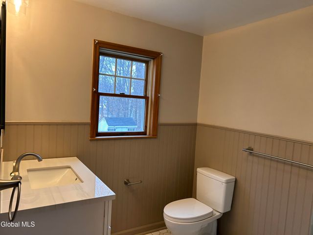 1026 Eugene Drive, Rotterdam, NY 12303