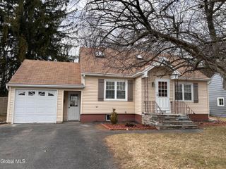 1026 Eugene Drive, Rotterdam, NY 12303