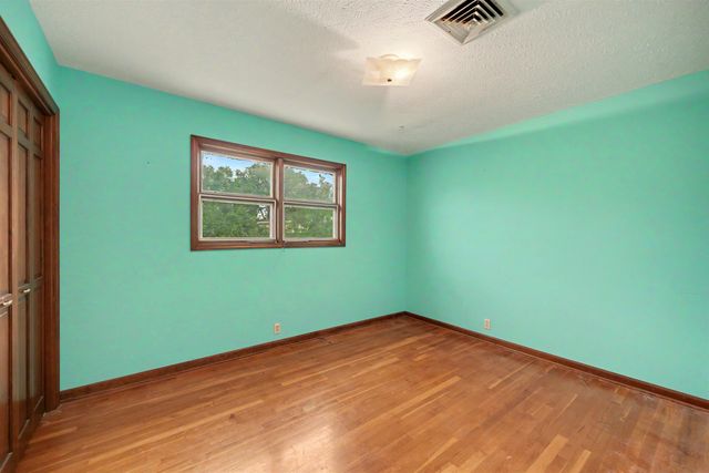 414 E Wayne, Salina, KS 67401