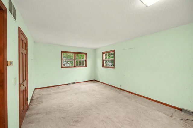 414 E Wayne, Salina, KS 67401