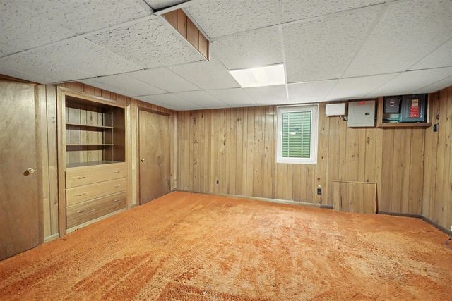 414 E Wayne, Salina, KS 67401