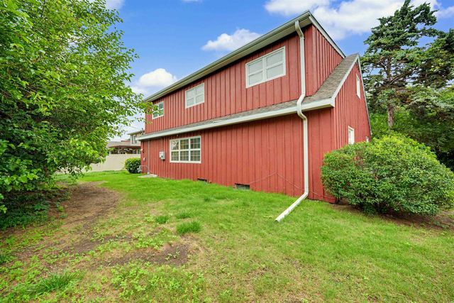 414 E Wayne, Salina, KS 67401