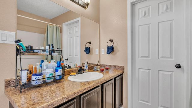 6257 Nardos Road NW, Albuquerque, NM 87114