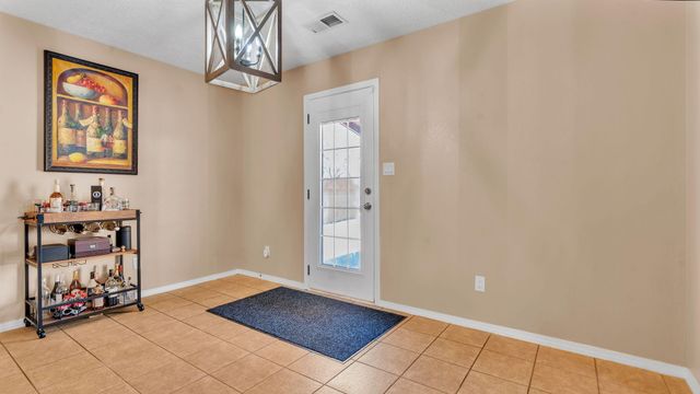 6257 Nardos Road NW, Albuquerque, NM 87114