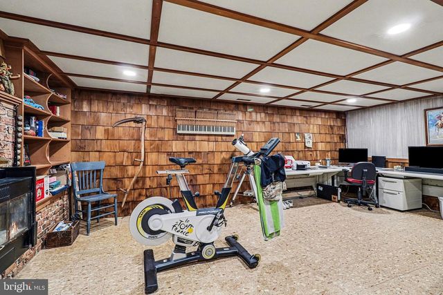 2356 MOUNT PLEASANT RD, Mount Joy, PA 17552