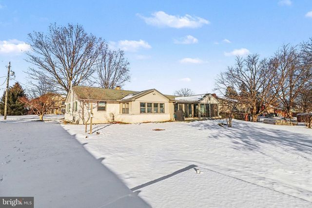 2356 MOUNT PLEASANT RD, Mount Joy, PA 17552