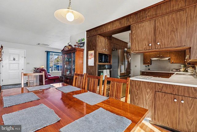 2356 MOUNT PLEASANT RD, Mount Joy, PA 17552