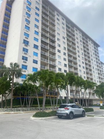 400 Kings Point Drive 608, Sunny Isles Beach, FL 33160