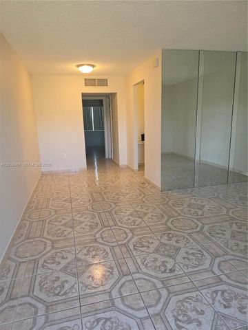 135 NE 202nd Ter N4, Miami Gardens, FL 33179