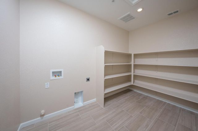 7321 Dorstone Way, Sacramento, CA 95829